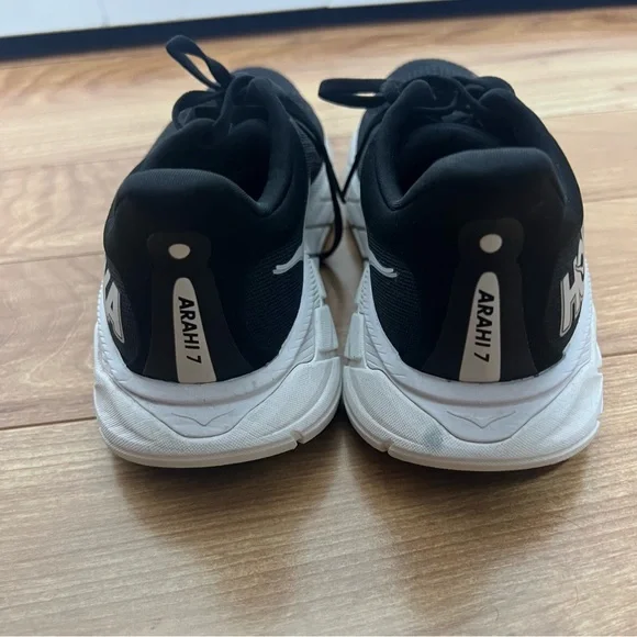 HOKA Arahi 7 Running Shoes – Women’s Size 7.5 – Black/White - Picture 5 of 10